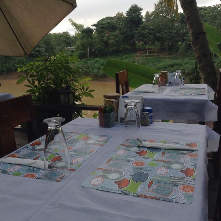 Riverside Guesthouse Луанг Прабанг Екстериор снимка