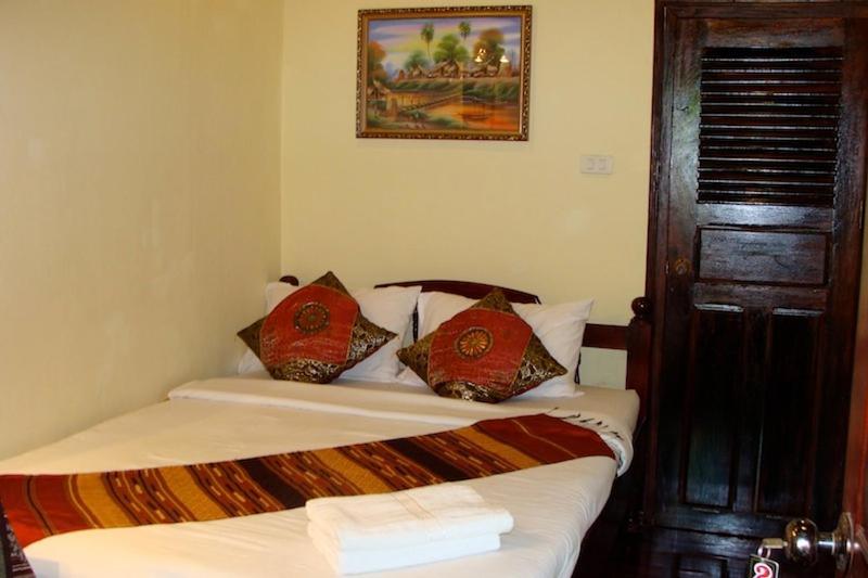 Riverside Guesthouse Луанг Прабанг Стая снимка